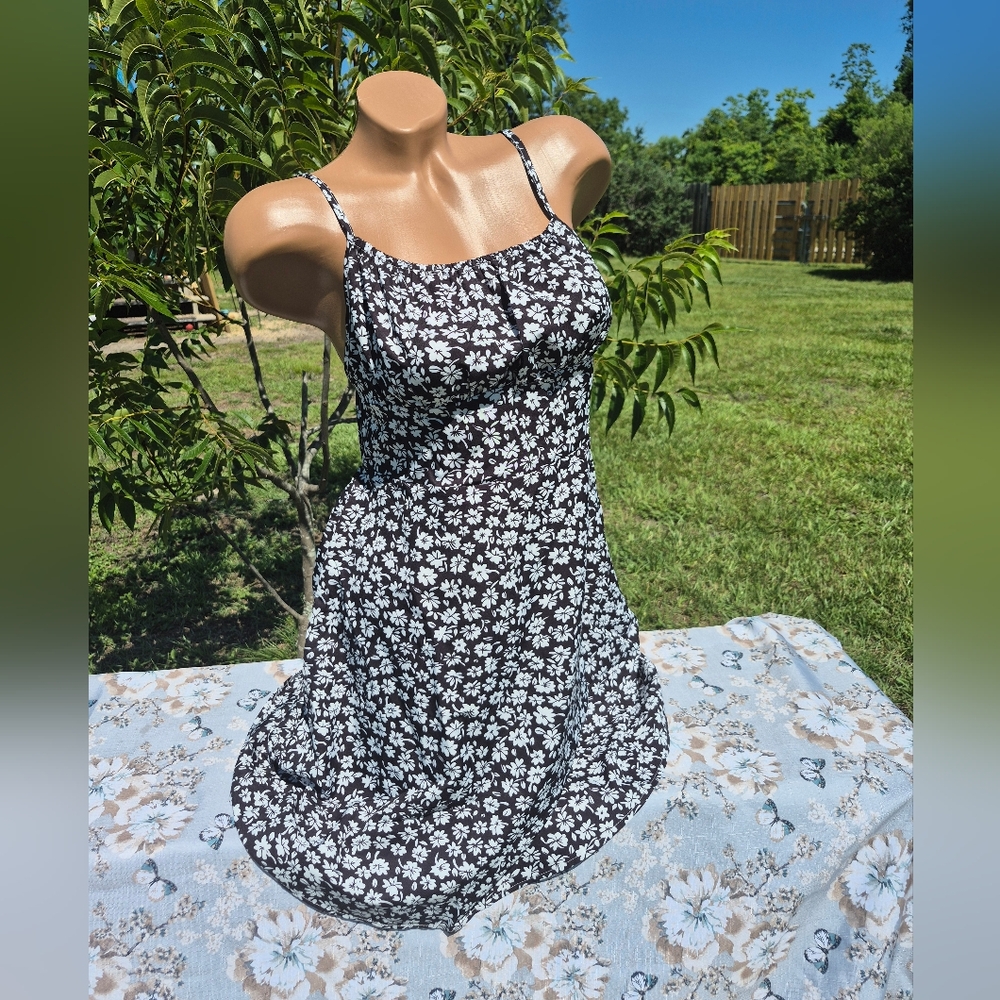 Black and White Floral Dress LOOK AT THE BACK OF THIS ONE! - Picture 3 of 14